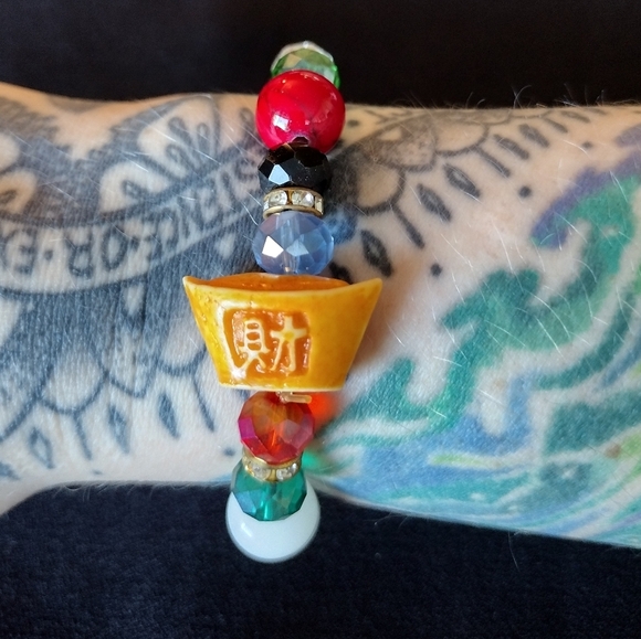 Asian Inspired Multicolor Beaded Bracelet - Picture 5 of 7